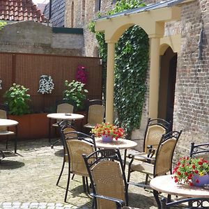 Hotel Almenum - Het Sfeervolle Stadslogement -